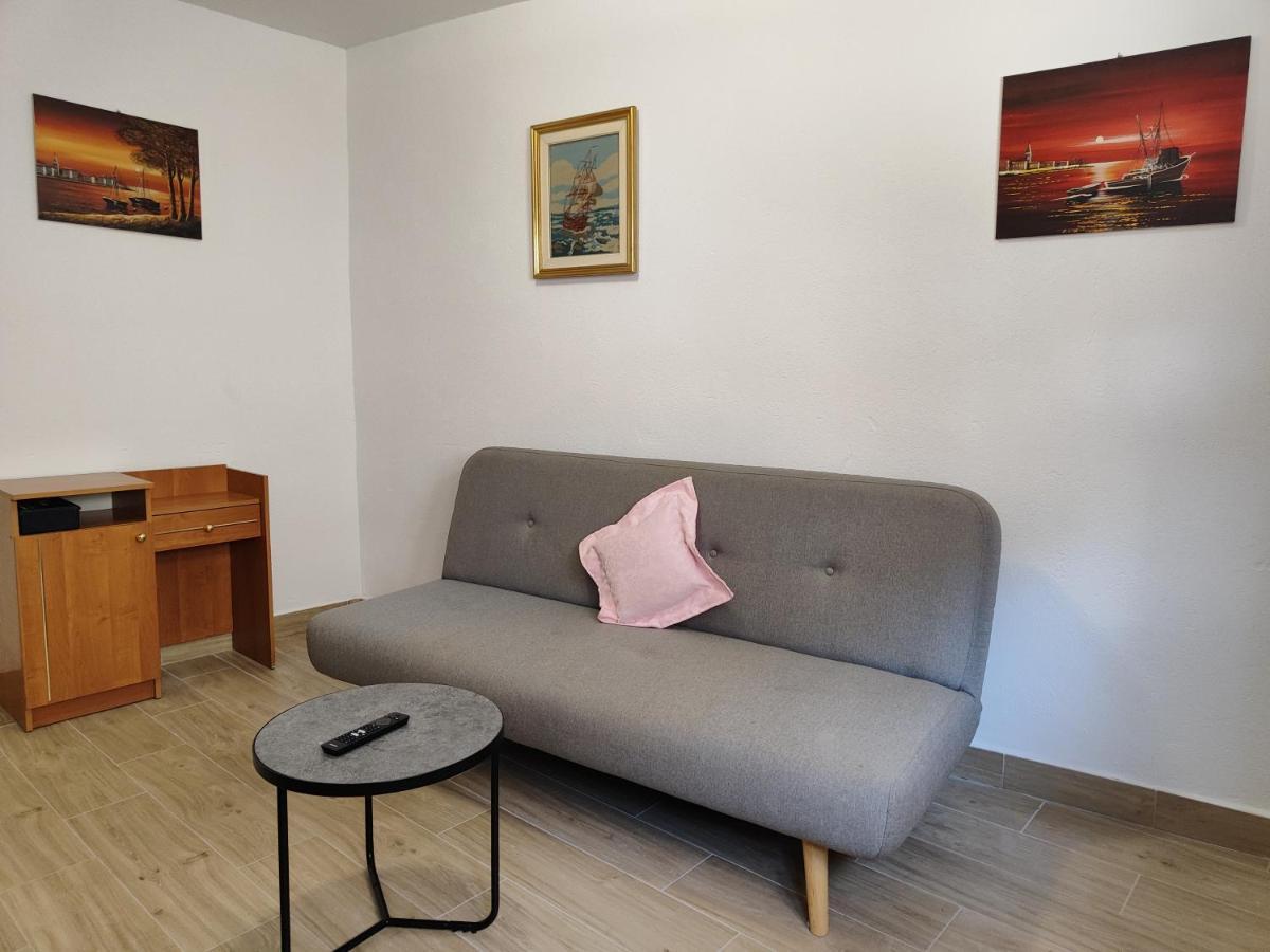Rd22 Apartment Ровинь Экстерьер фото